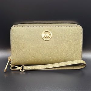 Micheal Kors  wristlet Army Green